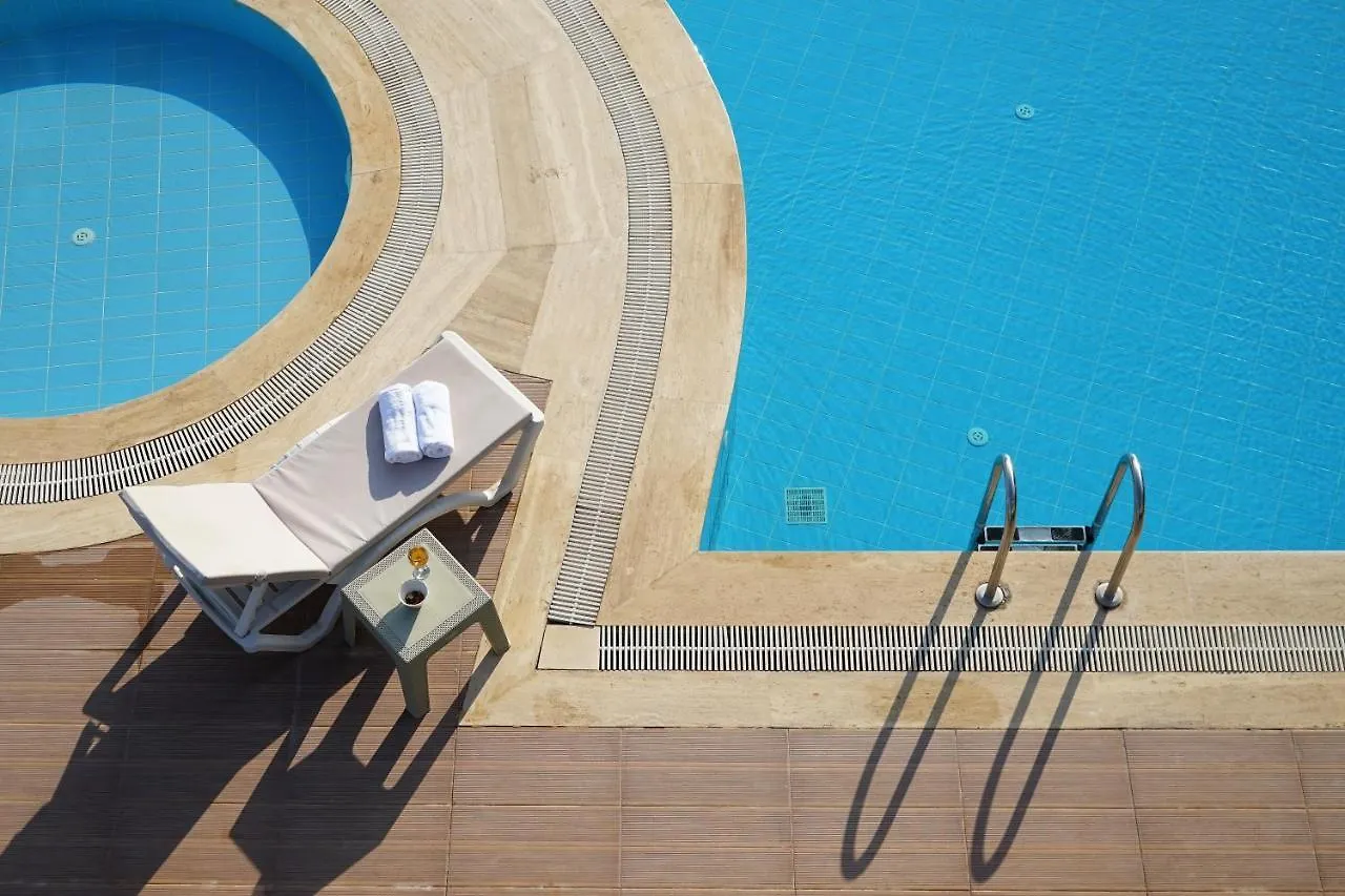 Lägenhetshotell Mene Suites Antalya